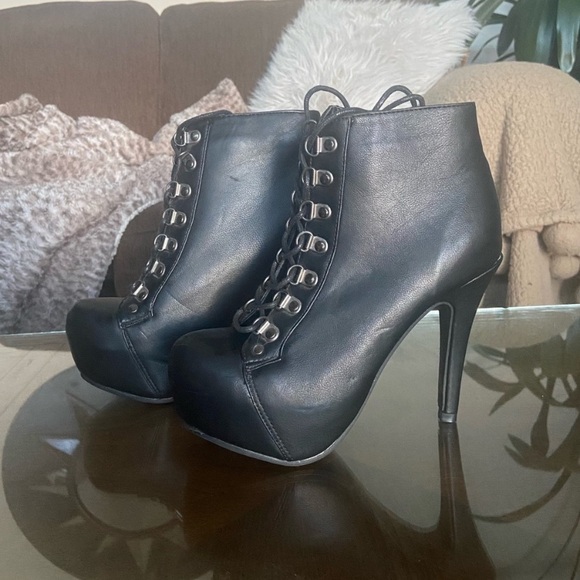 🌸 Ardene 🌸 lace up stiletto booties - Picture 2 of 7